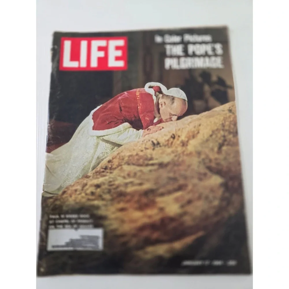 LIFE Magazine Issue (Cover Shown) English Language Magazine Cover